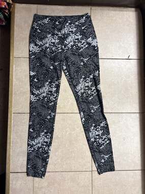 Nike Women's Legend Poly Drift Dri-FIT Training Leggings Grey Camo